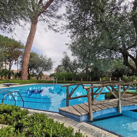 Casa Mar - Elegant Apartment With Pool And Panoramic Terrace In The Heart Of Sorrento Eksteriør billede