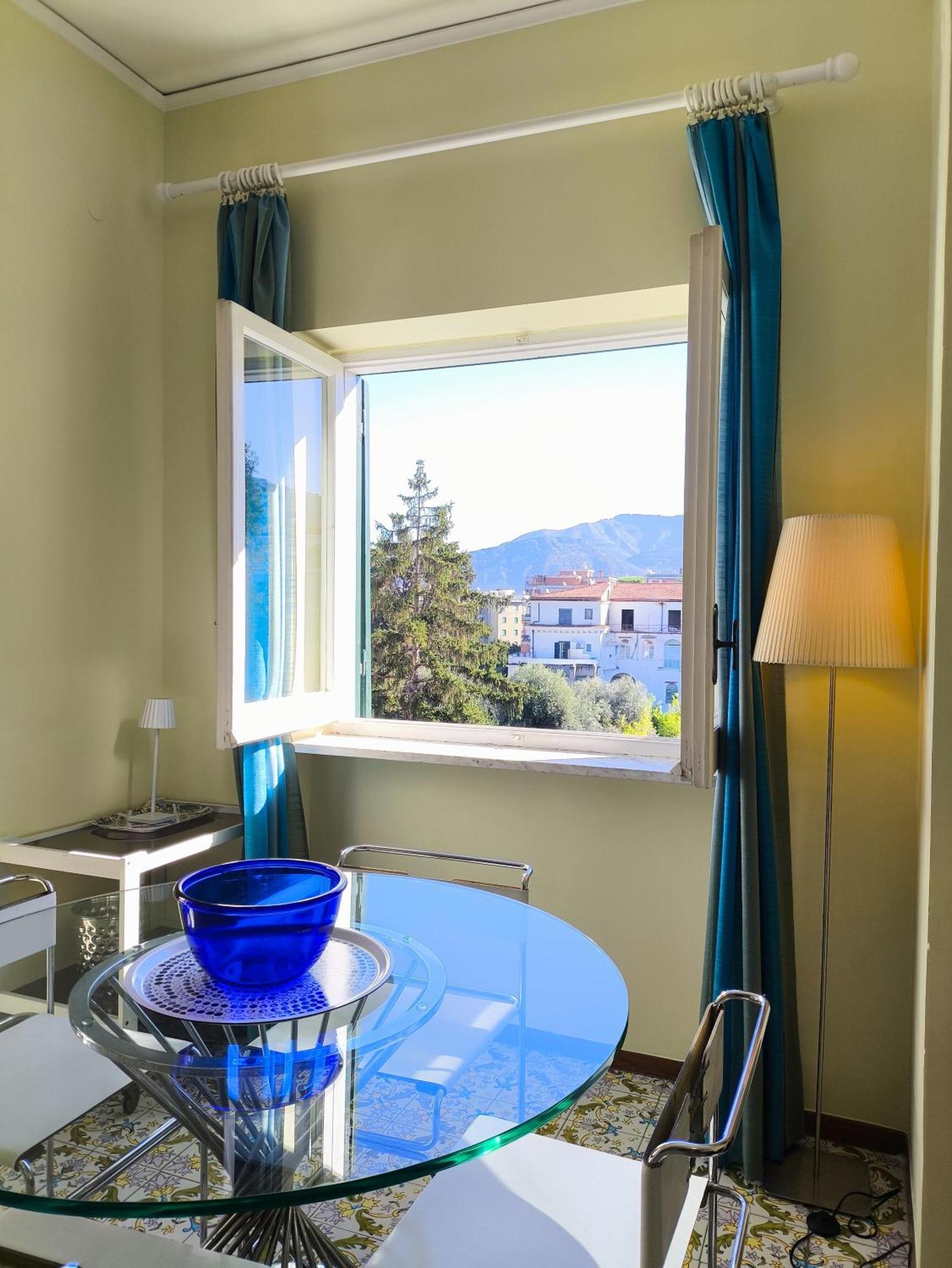 Casa Mar - Elegant Apartment With Pool And Panoramic Terrace In The Heart Of Sorrento Eksteriør billede