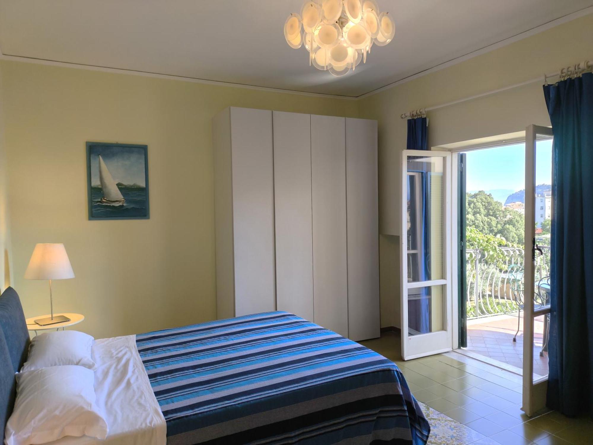 Casa Mar - Elegant Apartment With Pool And Panoramic Terrace In The Heart Of Sorrento Eksteriør billede